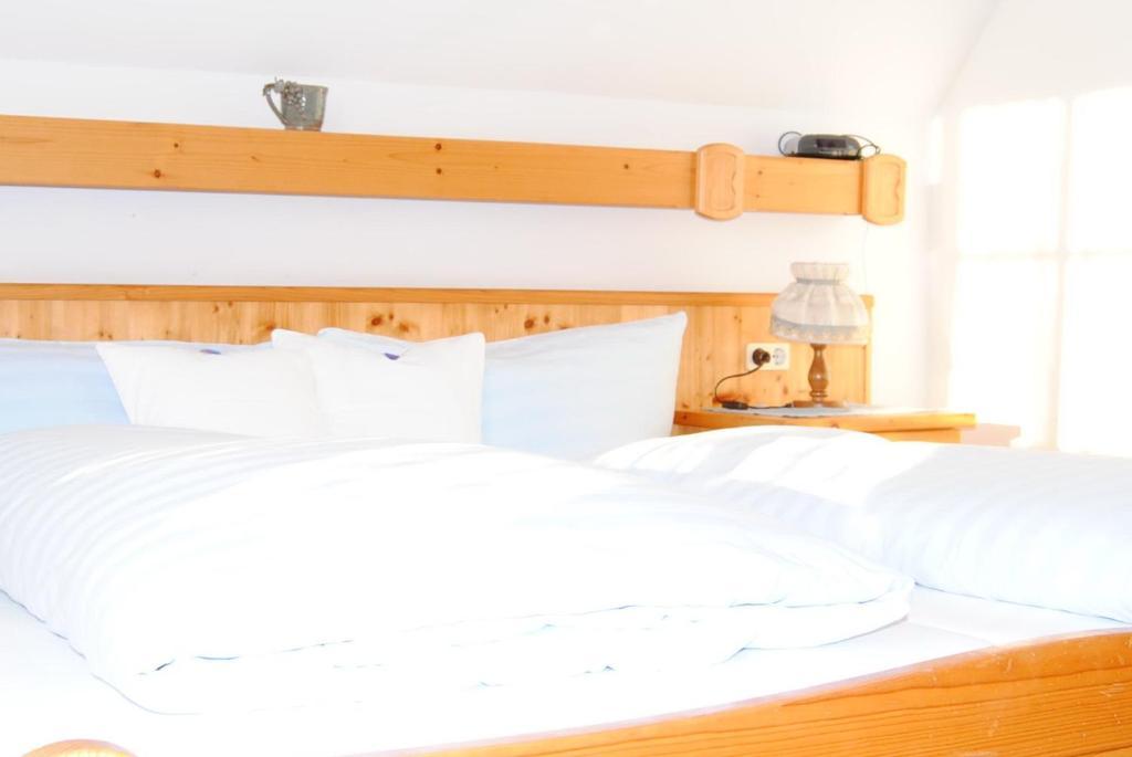 Weingut Schlafgut Genussgut Lorenz Guest House Китцек им Заусал Екстериор снимка