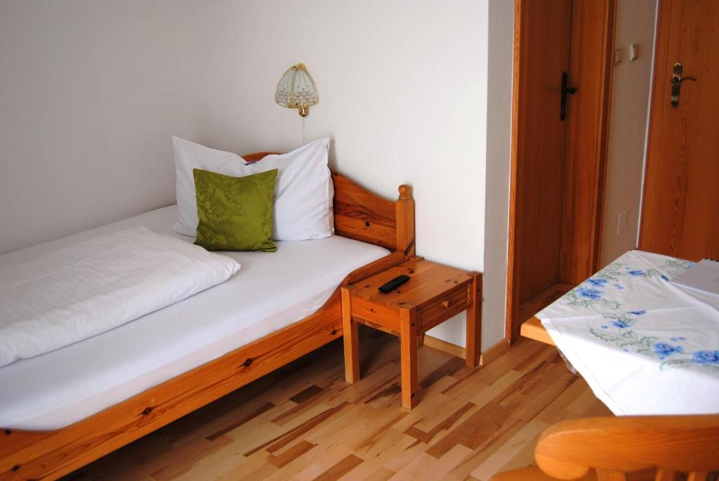 Weingut Schlafgut Genussgut Lorenz Guest House Китцек им Заусал Стая снимка